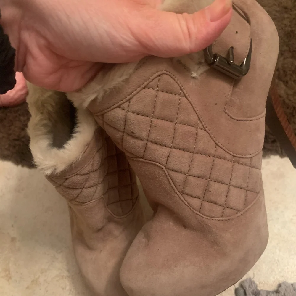 Like New! Guess Booties with Faux Fur - Picture 11 of 12